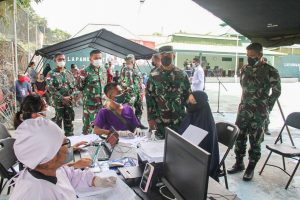 Sukseskan Program Pemerintah Penanganan Covid-19, Kodam XVII/Cenderawasih Gelar Vaksinasi Serentak Hari ke-2