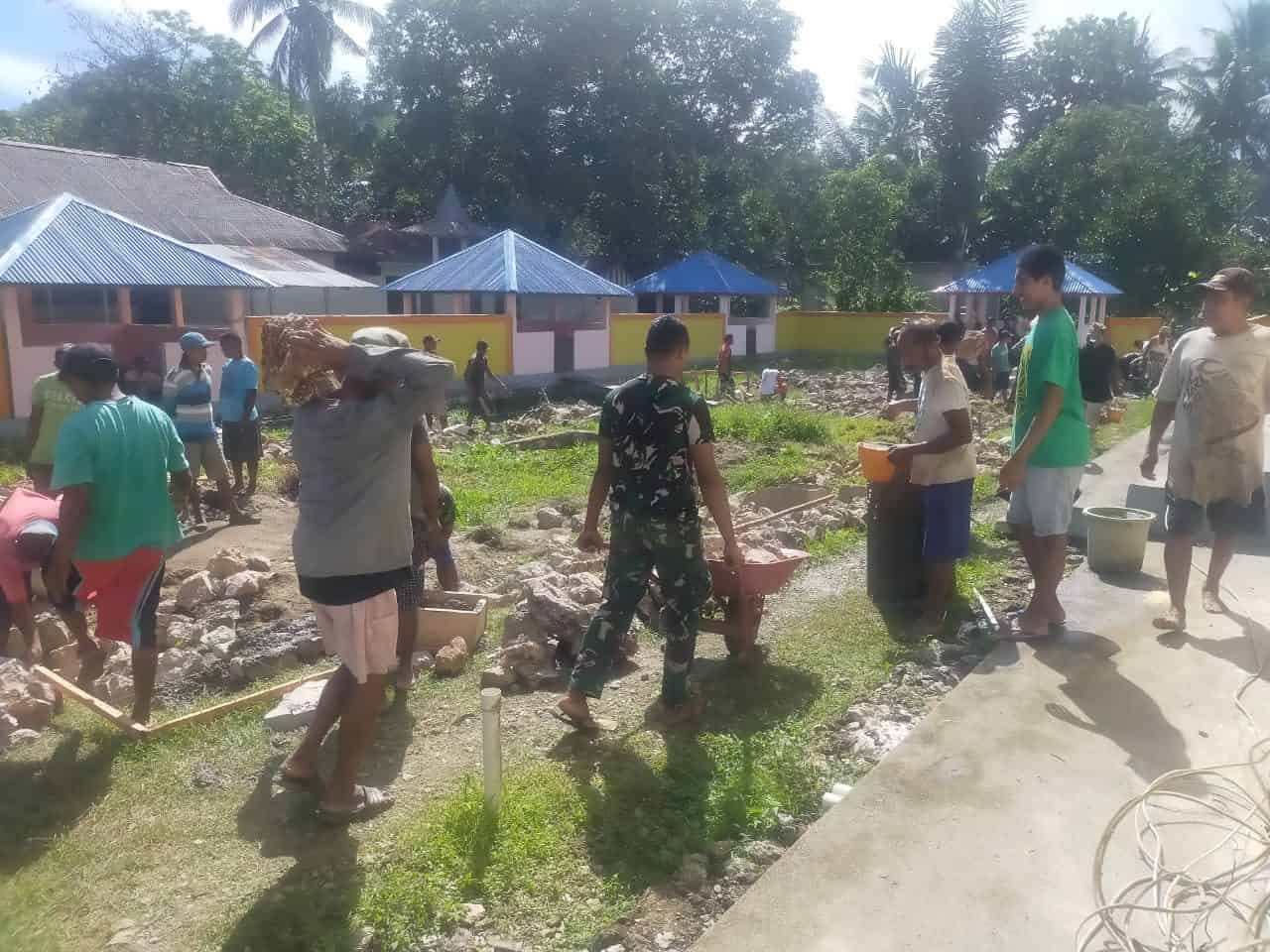 Bersama 200 Warga, Pos Alang Saode Bangun Pondasi Gedung Serba Guna