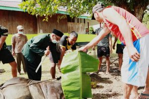 Tingkatkan Semangat Berkurban, Satgas Pamtas Yonif 403/WP Meriahkan Hari Raya Idul Adha di Wilayah Perbatasan RI-PNG