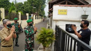 Go Babinsa, Kepedulian Korem 061/SK Salurkan Bantuan Kepada Warga Terdampak Covid – 19