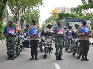 Langkah Cepat Pangdam VI/Mlw dan Kapolda Kaltim Kerahkan Babinsa dan Bhabinkamtibmas Door to Door Bantu Warga Terdampak Covid -19