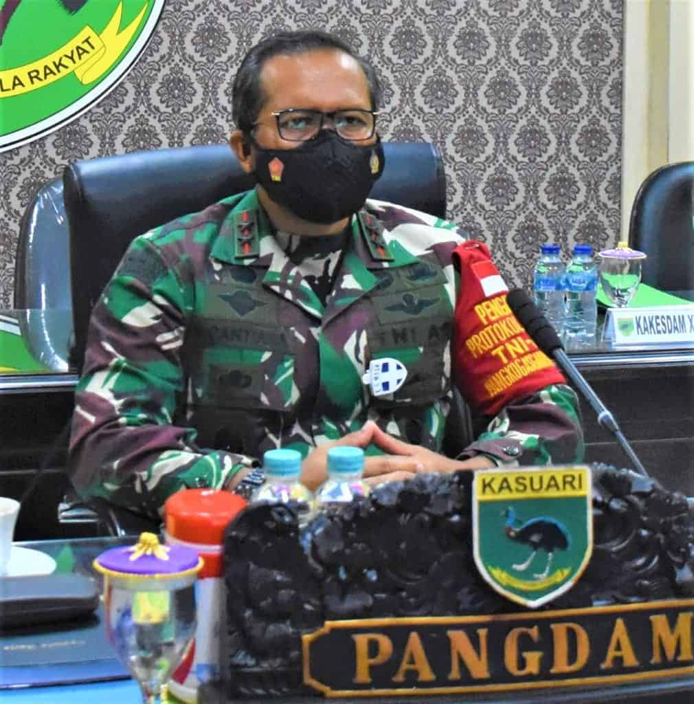 Pangdam XVIII/Kasuari Ikuti Rapat Dengan Panglima TNI Bahas Penanganan Covid-19