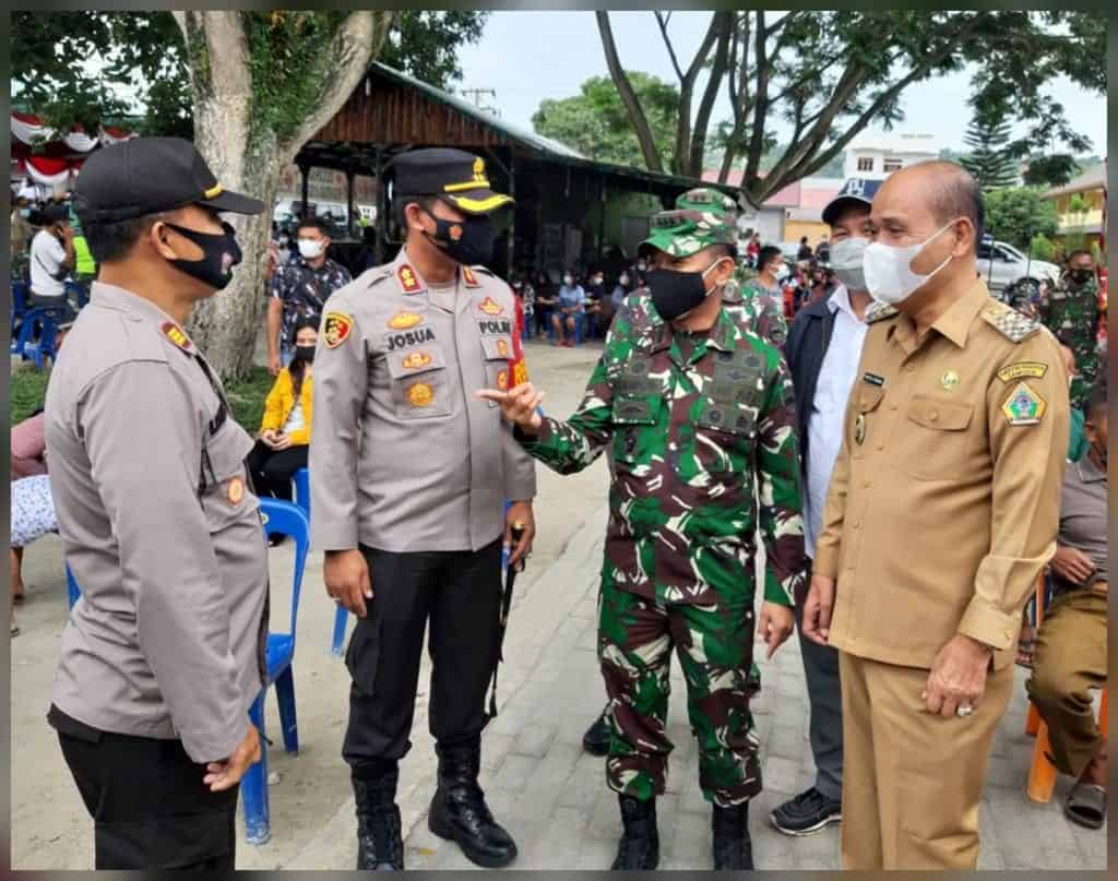 Kodam I/BB Bersama Poldasu Gelar Serbuan Vaksinasi TNI-Polri di Kabupaten Samosir