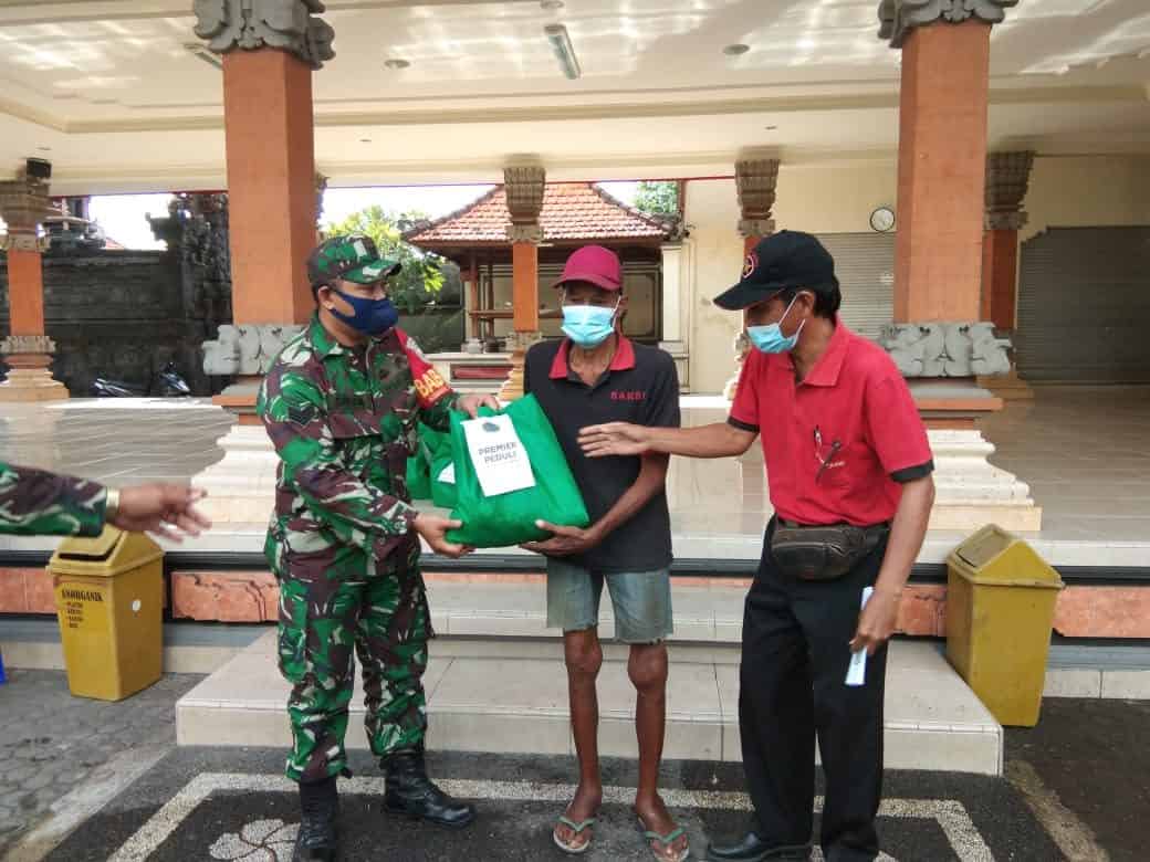 Sampai Tahap Lima, Kodim Badung Distribusikan 2150 Paket Sembako Warga Terdampak Covid -19