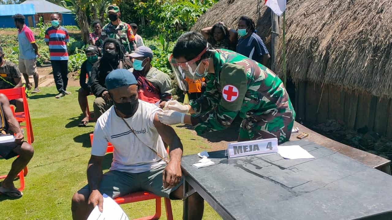 Serbuan Vaksinasi Kodim Jayawijaya di Kampung Ilekma Disambut Antusias Warga