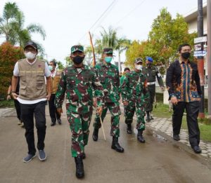 Pangdam I/ BB Kunjungi Posko PPKM dan Isoter Wilayah Padang Selatan