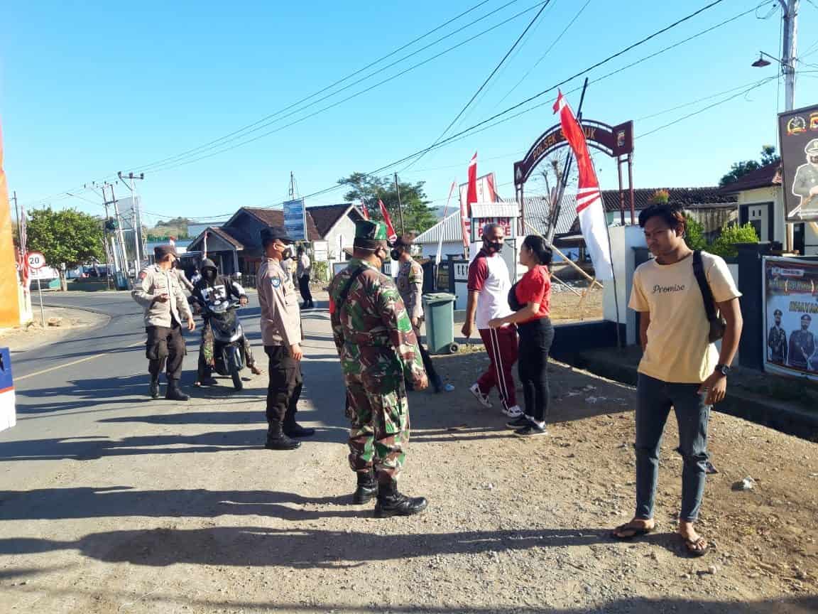 Belasan Personel Gabungan TNI Polri di Kecamatan Seteluk Lakukan Operasi Yustisi