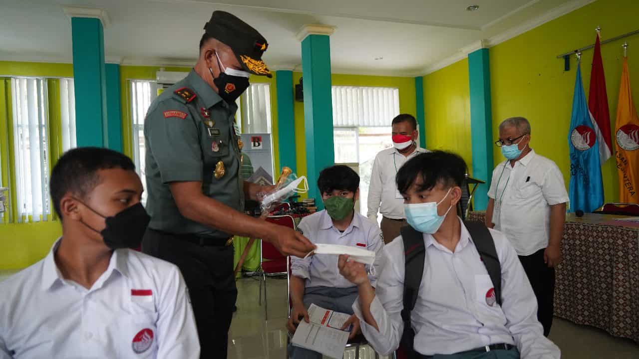 Prof. Dr. Ir. Asep Saepudin,.M.Sc Apresiasi Danrem 061/SK Gelar Serbuan Vaksinasi Bagi Pelajar di Wilayah Bogor