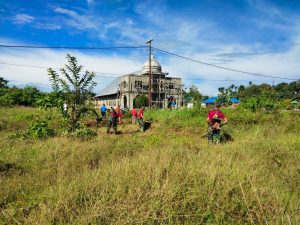 Sambut HUT RI Ke 76, TNI Karya Bakti Bersama Masyarakat di Kampung Koya Barat Papua