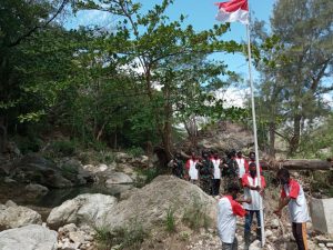 Satgas Yonif 742 Kibarkan Bendera di Sepanjang Patok Perbatasan RI – RDTL