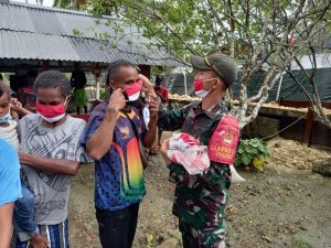 Gandeng HCPI-JS dan PMI, Satgas Yonif 131 Gelar Baksos di Papua