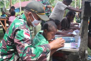 Mobil Pintar Satgas Yonif 131 Hadir di Kampung Telaga Papua