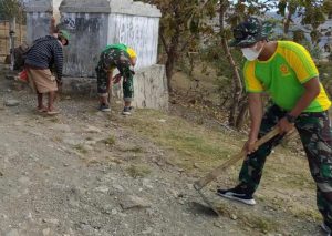 Satgas Pamtas RI-RDTL Yonarmed 6/3 Kostrad Serentak Gelar Karya Bakti Bersama Warga Perbatasan