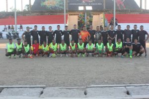 Tingkatkan Silaturahmi, Satgas Yonif 742 Olahraga Bersama Pemuda Perbatasan