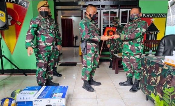 Kunker Ke Malut, Wadan Pussenarmed Beri Pengarahan Kepada Satgas Yonarmed 8/105