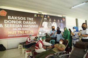 Sambut HUT TNI Ke-76, Korem 162/WB Gelar Baksos Penyaluran Paket Sembako, Donor Darah dan Serbuan Vaksinasi Covid-19