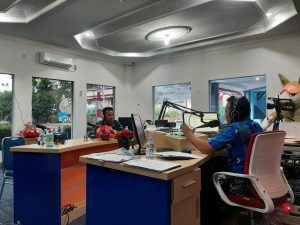 Satgas Yonmek 403, Sapa Masyarakat Melalui RRI Jayapura