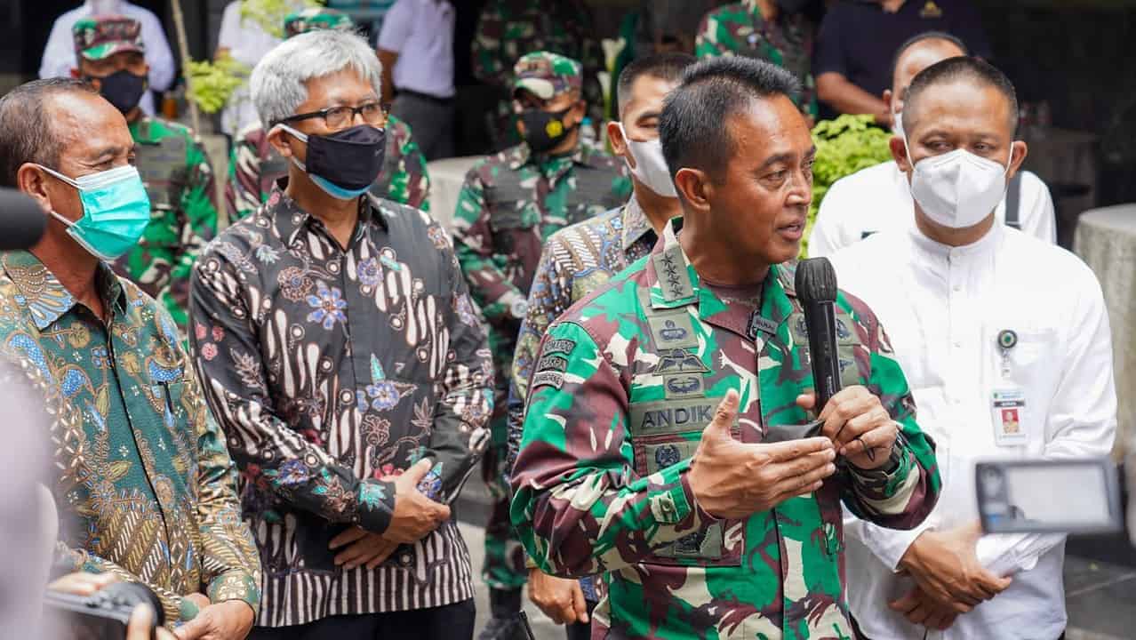 Kasad Menerima Penyerahan Sertifikat Tanah Daerah Latihan TNI AD di Kebumen