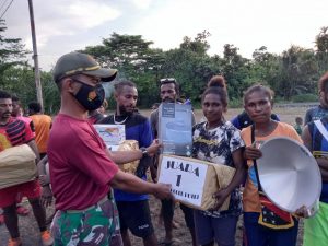 Satgas Yonif 131 Gelar Olah Raga Bersama Masyarakat Kampung Mosso Papua