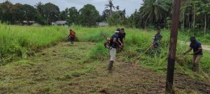 Satgas Yonmek 403 Bantu Fasilitas Olahraga di Kampung Workwana