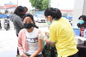 Kodam XVIII/Kasuari Kembali Gelar Serbuan Vaksinasi Bagi Masyarakat Manokwari