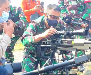 Dislitbangad Uji Coba Prototipe Senapan Sniper Kaliber 20 MM Anti Materiel Hasil Kegiatan Litbanghan Dislitbangad Kerja Sama PT. Pindad