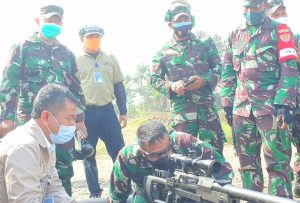 Dislitbangad Uji Coba Prototipe Senapan Sniper Kaliber 20 MM Anti Materiel Hasil Kegiatan Litbanghan Dislitbangad Kerja Sama PT. Pindad