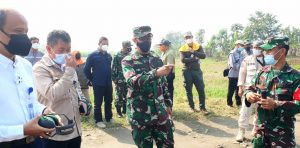 Dislitbangad Uji Coba Prototipe Senapan Sniper Kaliber 20 MM Anti Materiel Hasil Kegiatan Litbanghan Dislitbangad Kerja Sama PT. Pindad