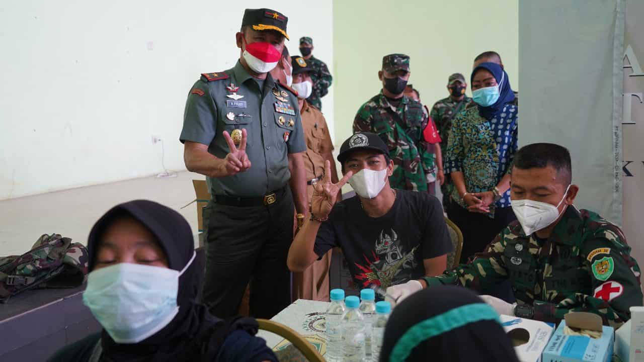 Korem 061/SK Terjunkan 111 Nakes Puskes TNI dan Relawan Wisma Atlet Bantu Percepatan Vaksinasi di Wilayah Bogor