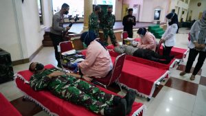 Peringati HUT Ke-76 TNI, Kodam II/Sriwijaya Gelar Donor Darah dan Baksos