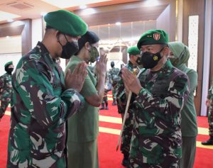 Pangdam I/Bukit Barisan Menerima Laporan Korps Kenaikan Pangkat 18 Perwira Menengah