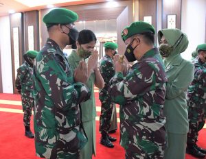 Pangdam I/Bukit Barisan Menerima Laporan Korps Kenaikan Pangkat 18 Perwira Menengah