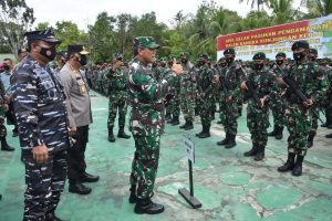 Pangdam XVIII/Kasuari dan Kapolda Papua Barat Pimpin Apel Gelar Pasukan Pengamanan Dalam Rangka Kunker Presiden Di Wilayah Sorong