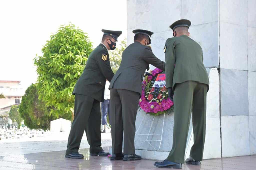 Jelang HUT Ke-76 TNI, Pangdam I/BB Pimpin Ziarah di Taman Makam Pahlawan