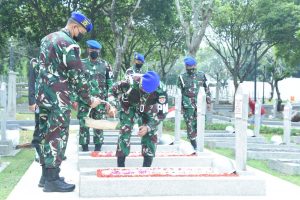 Jelang HUT ke-76 TNI, Puspomad Ziarah ke TMPN Kalibata