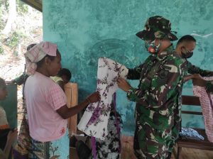 Sambut HUT TNI ke 76, Satgas Yonmek 403 Gelar Baksos di Perbatasan RI-PNG