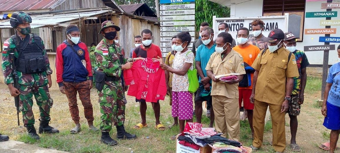 TNI Gelar Baksos di Distrik Yaffi, Perbatasan Papua