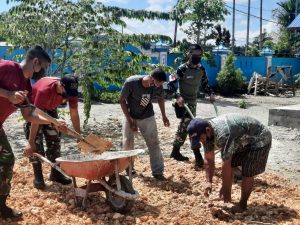 Peduli Fasilitas Pendidikan, Satgas Yonif 131 Bersihkan TK di Papua