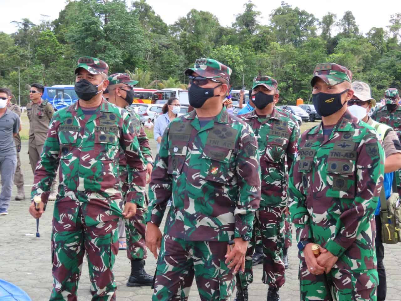 Pangdam XVII/Cenderawasih Dampingi Kunjungan Kerja Dankodiklatad dan Danpussenif Kodiklatad di Kabupaten Mimika