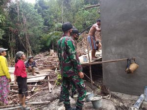 Atasi Kesulitan Warga Perbatasan Dapatkan Air Bersih, Satgas Yonif 144/JY Bangun Bak Penampungan Air