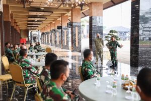 TNI AD Terima Bantuan APD Dari US Army