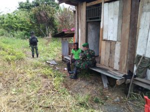 Jaga Kesehatan Masyarakat, Satgas Yonmek 403 Gelar Yankes Door to Door di Papua