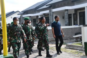 Kunjungi Yonif 511/DY, Kasad Tinjau Perkembangan Pembangun Rumah Dinas Prajurit