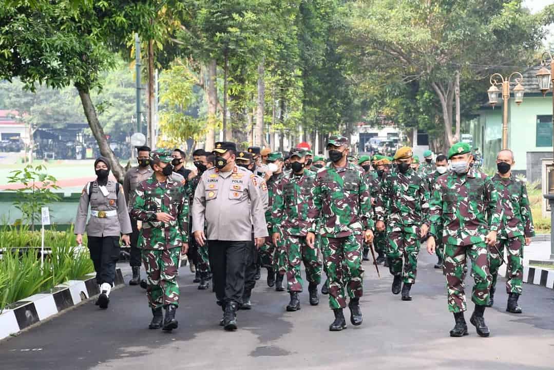 Aspers Kasad Meninjau Kegiatan Kolaborasi Pendidikan Terintegrasi TNI AD – POLRI TA 2021 di Pussenif