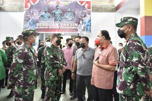 Pangdam XIII/Merdeka Tinjau Serbuan Vaksinasi di Kabupaten Minahasa