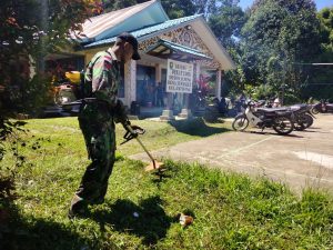 Tingkatkan Semangat Kebersamaan, Satgas Pamtas Yonif Mekanis 643/Wns Ajak Pemuda Gotong Royong di Perbatasan