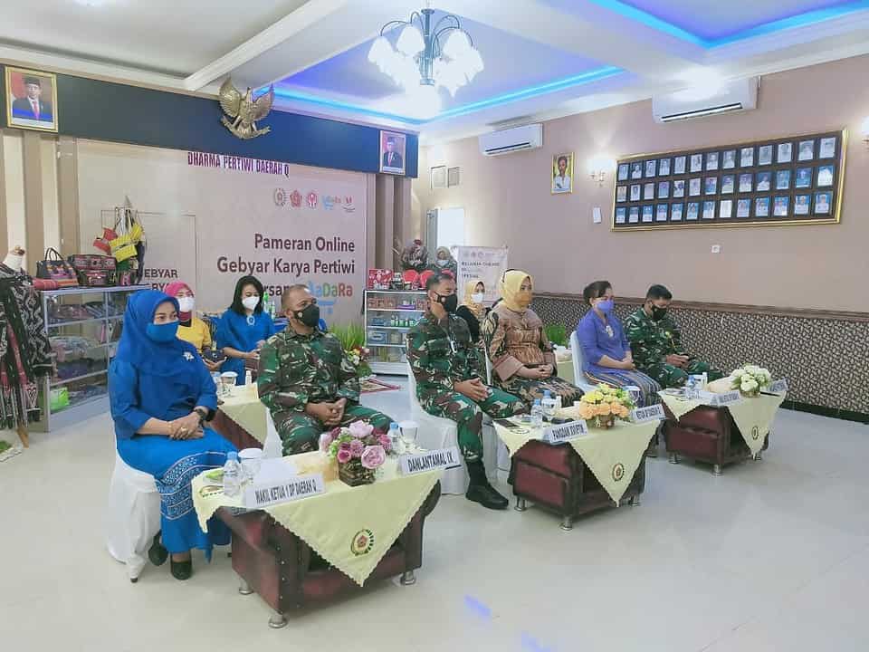 Pangdam Pattimura dan Ketua Dharma PertiwiI Daerah Q Hadiri Pembukaan Gebyar Karya Pertiwi Tahun 2021