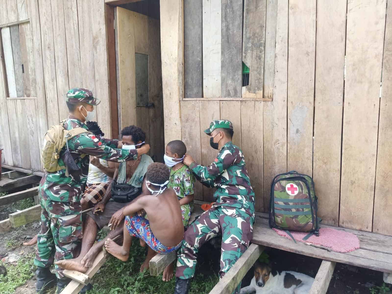 Tetap Laksanakan Prokes, TNI Tingkatkan Kualitas Kesehatan Di Tapal Batas Papua