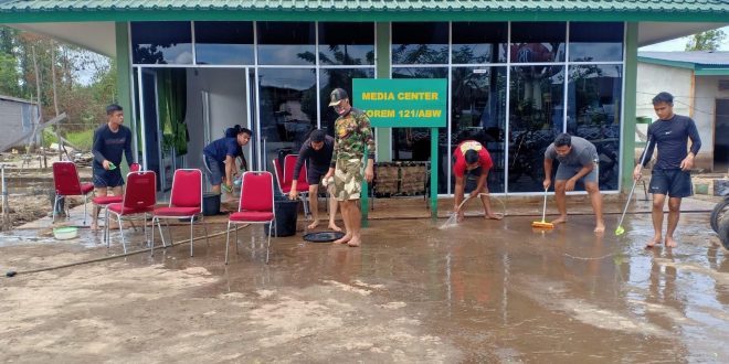 Bersih-Bersih Pasca Banjir, Ini Pesan Danrem 121/Abw