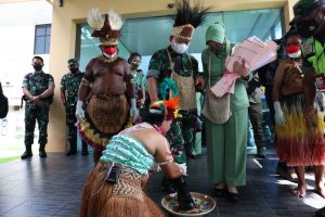 Kunjungan Perdana Kasad, Jenderal TNI Dudung Abdurachman Temui Prajuritnya di Wilayah Indonesia Timur